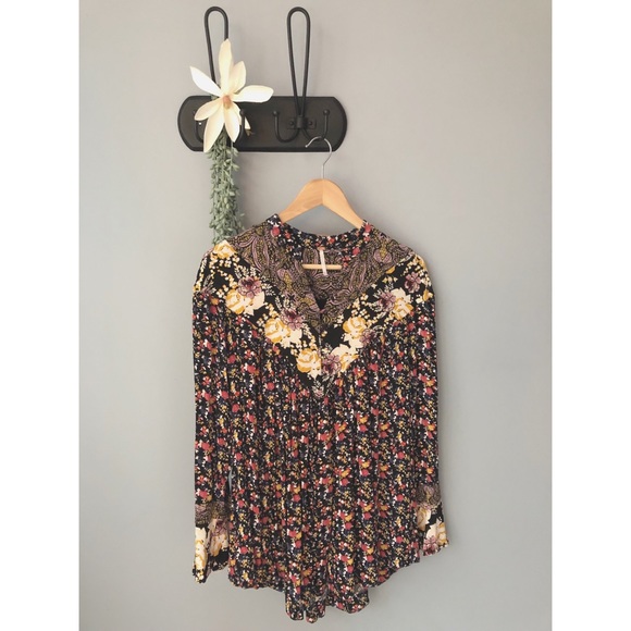 Free People Tops - Free People • Floral Top